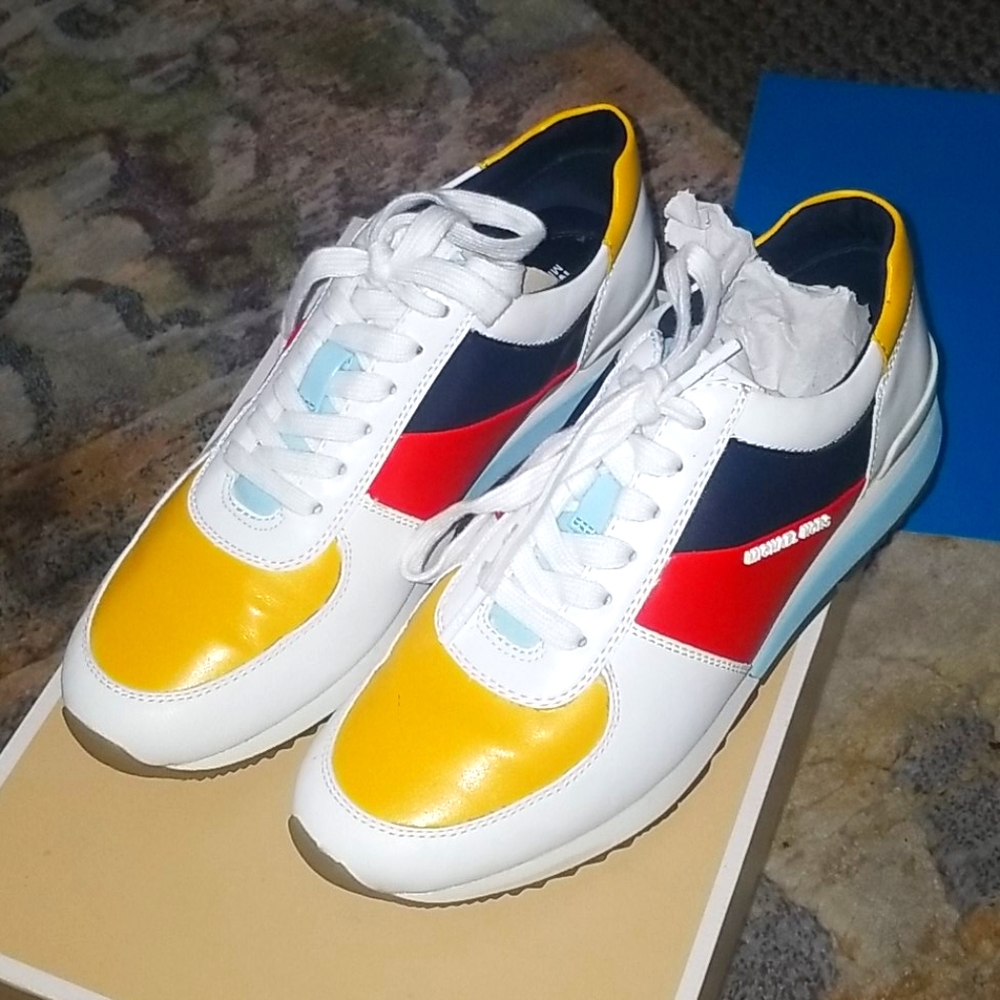 Womens sneaker
